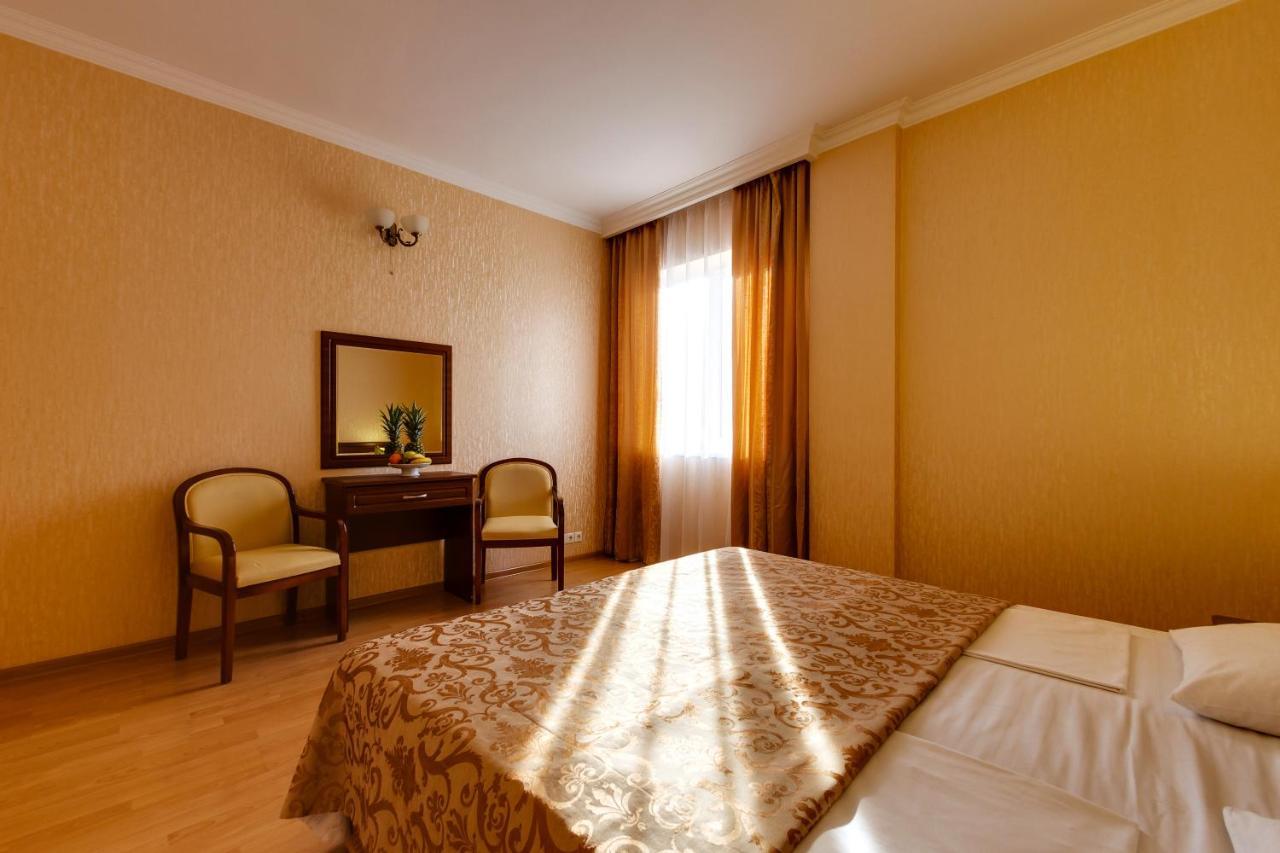 Vizit Hotel Krasnodar Ngoại thất bức ảnh